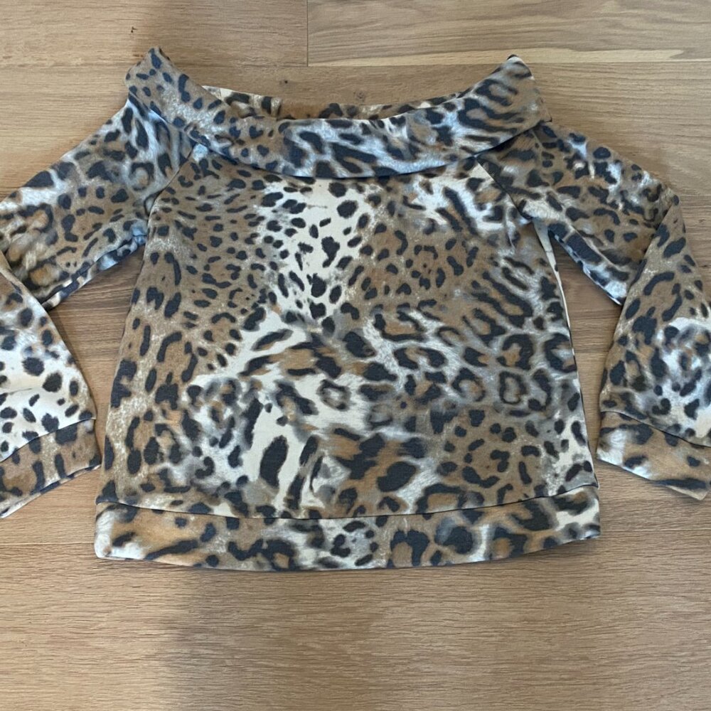 Brushed Leopard Off The Shoulder Fleece Sweatshirt Medium NWT - Picture 2 of 10